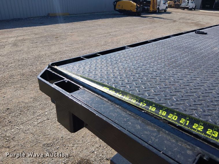 image for item EG8258 2011 Ford F750 Super Duty XL flatbed truck