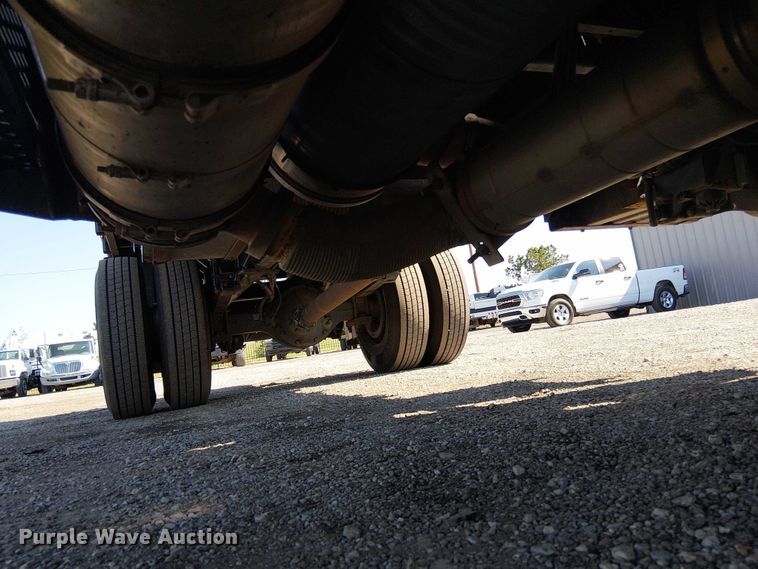 image for item EG8258 2011 Ford F750 Super Duty XL flatbed truck