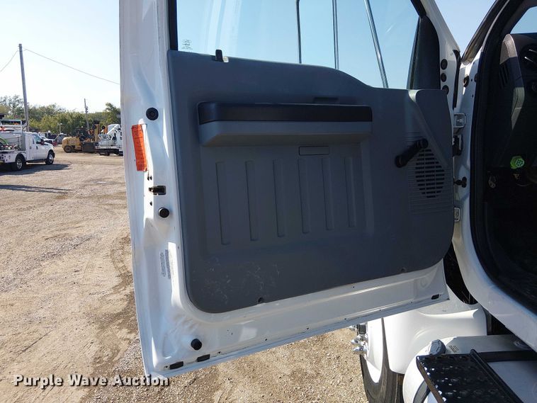 image for item EG8258 2011 Ford F750 Super Duty XL flatbed truck