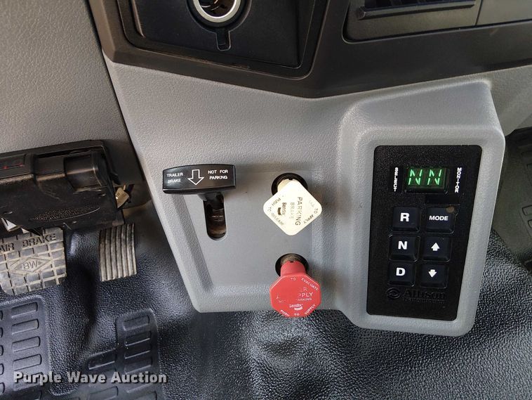 image for item EG8258 2011 Ford F750 Super Duty XL flatbed truck