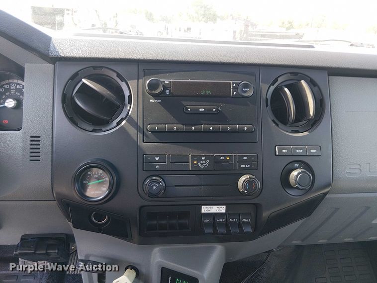 image for item EG8258 2011 Ford F750 Super Duty XL flatbed truck