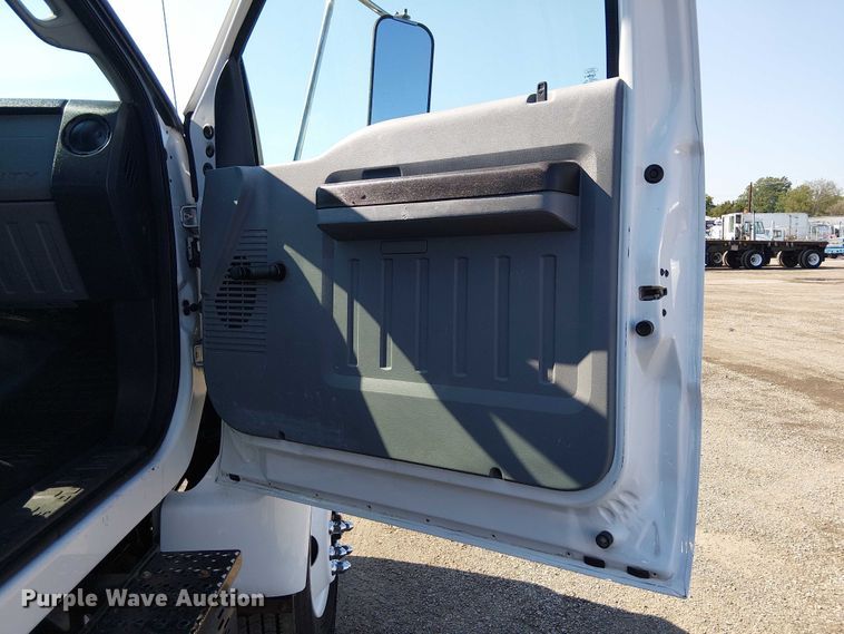 image for item EG8258 2011 Ford F750 Super Duty XL flatbed truck