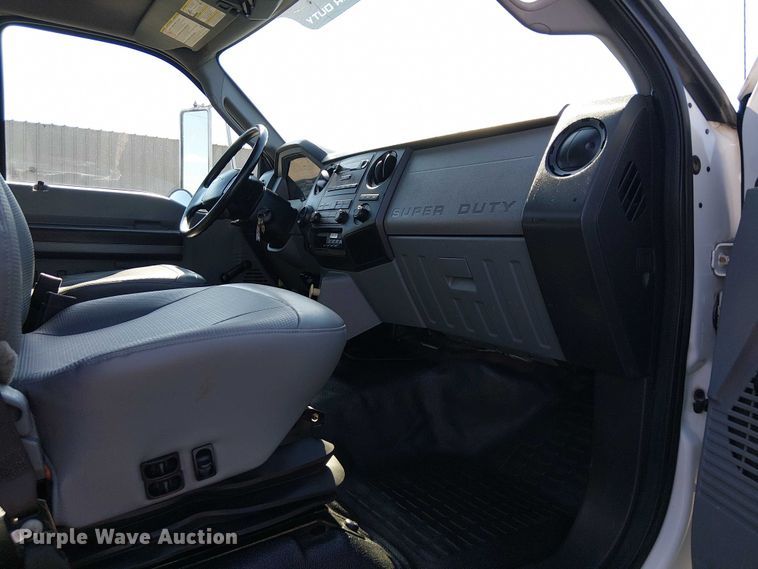 image for item EG8258 2011 Ford F750 Super Duty XL flatbed truck