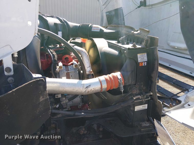 image for item EG8258 2011 Ford F750 Super Duty XL flatbed truck