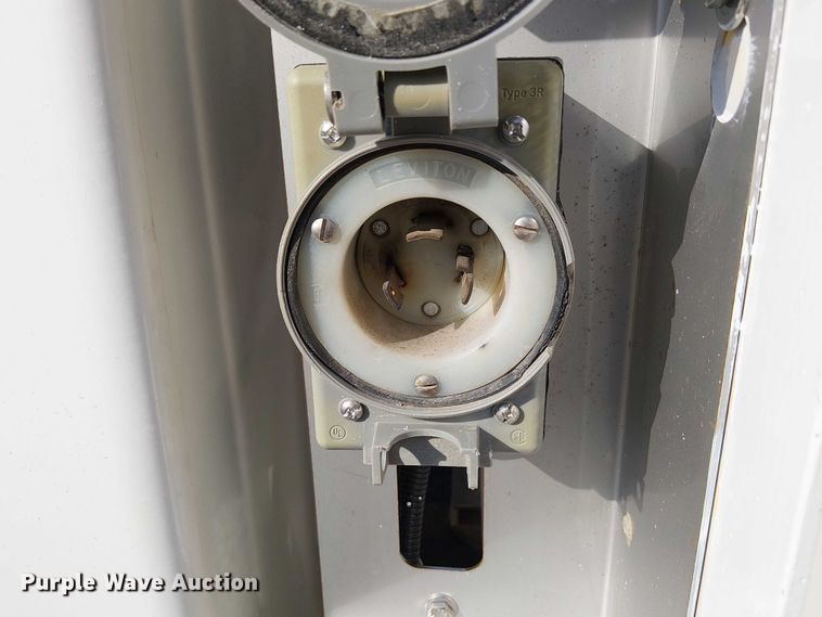 image for item EG8262 2018 Ford E450 Super Duty delivery truck