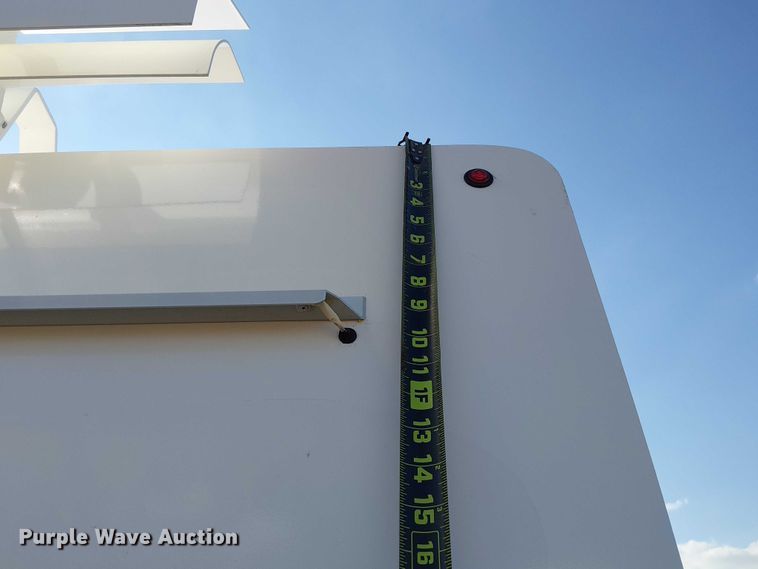 image for item EG8262 2018 Ford E450 Super Duty delivery truck