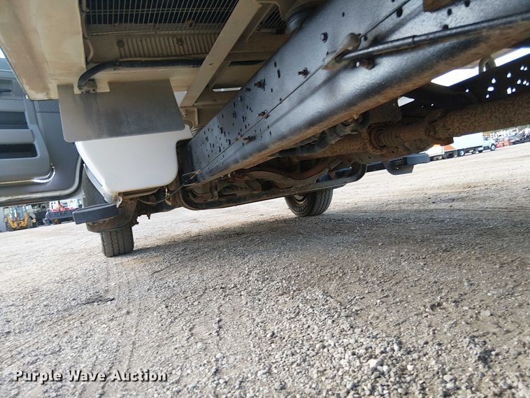 image for item EG8262 2018 Ford E450 Super Duty delivery truck