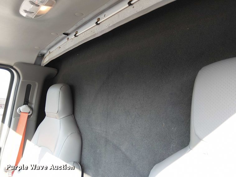 image for item EG8262 2018 Ford E450 Super Duty delivery truck