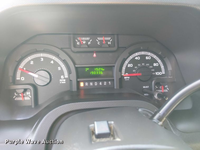 image for item EG8262 2018 Ford E450 Super Duty delivery truck