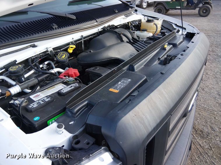 image for item EG8262 2018 Ford E450 Super Duty delivery truck