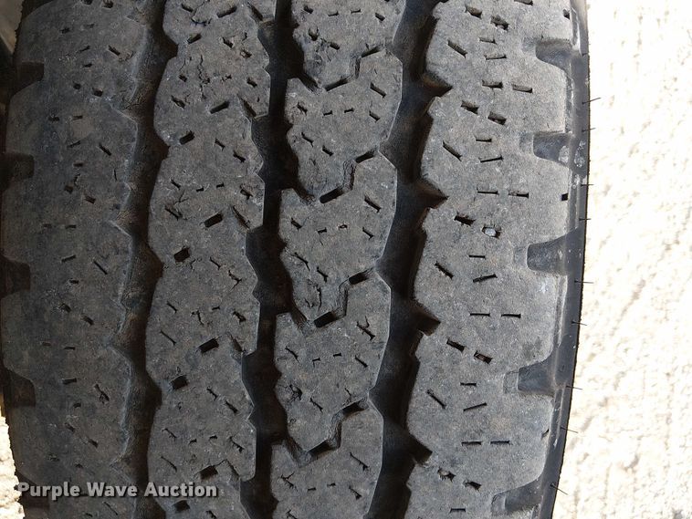 image for item EG8262 2018 Ford E450 Super Duty delivery truck