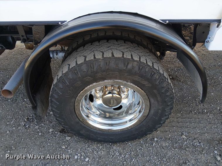 image for item EG8262 2018 Ford E450 Super Duty delivery truck