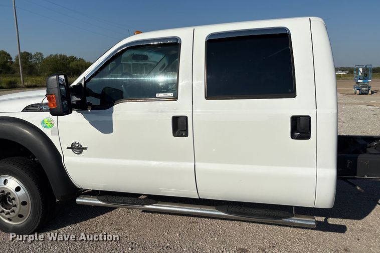 image for item EH4068 2011 Ford F550 Super Duty Crew Cab truck cab and chassis