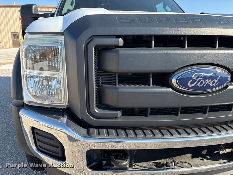image for item EH4068 2011 Ford F550 Super Duty Crew Cab truck cab and chassis