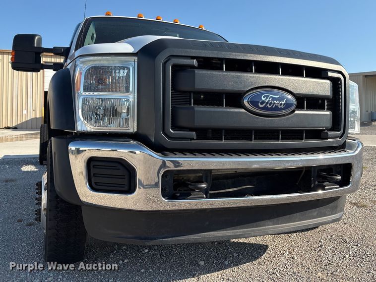 image for item EH4068 2011 Ford F550 Super Duty Crew Cab truck cab and chassis