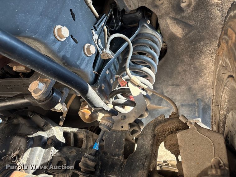 image for item EH4068 2011 Ford F550 Super Duty Crew Cab truck cab and chassis