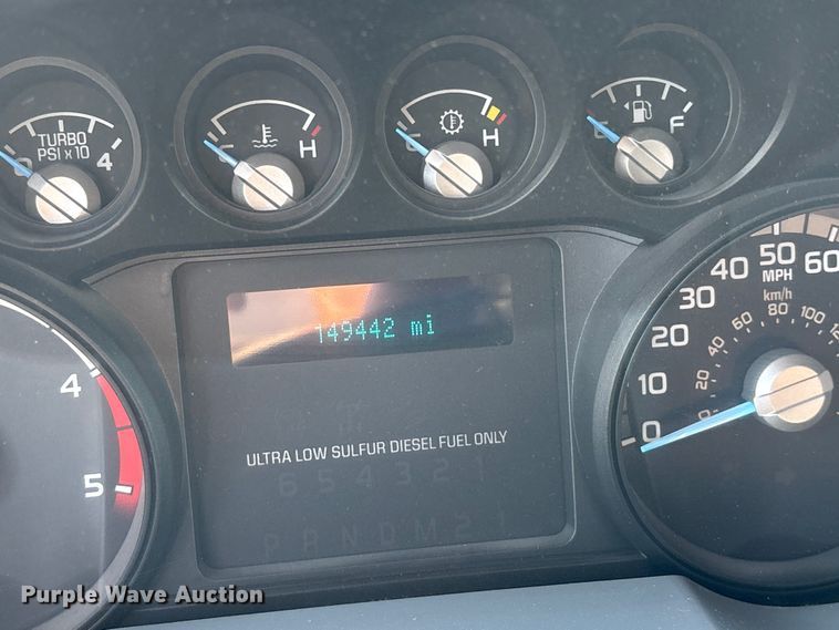 image for item EH4068 2011 Ford F550 Super Duty Crew Cab truck cab and chassis