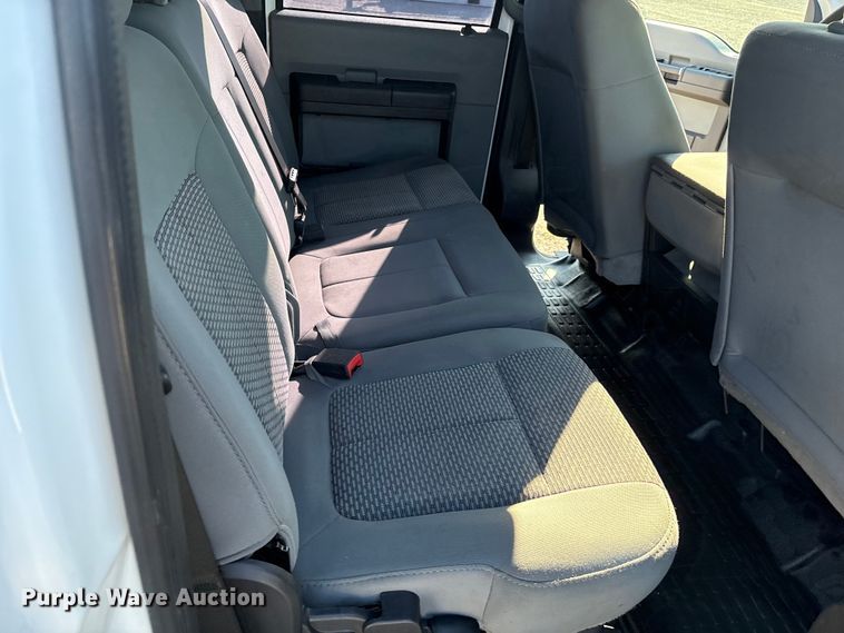 image for item EH4068 2011 Ford F550 Super Duty Crew Cab truck cab and chassis