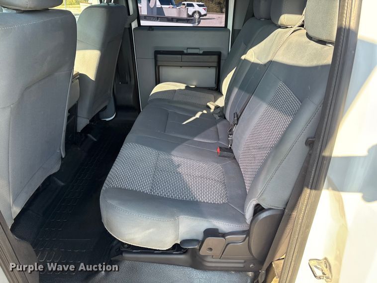 image for item EH4068 2011 Ford F550 Super Duty Crew Cab truck cab and chassis