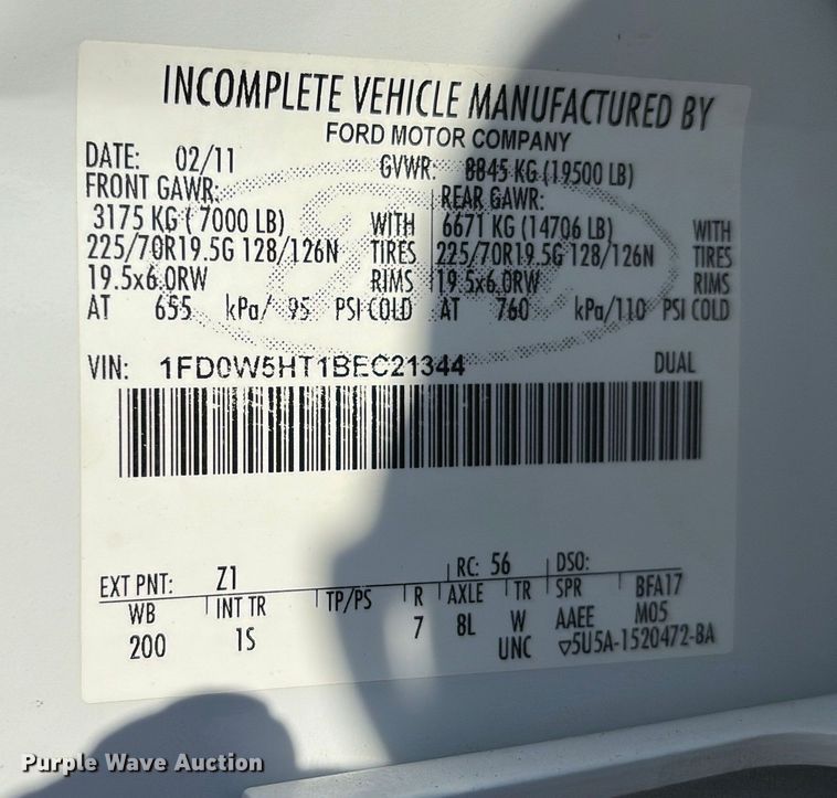 image for item EH4068 2011 Ford F550 Super Duty Crew Cab truck cab and chassis