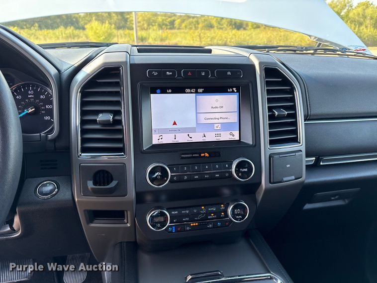 image for item EH4069 2019 Ford Expedition SUV