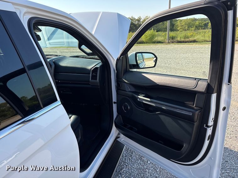 image for item EH4069 2019 Ford Expedition SUV