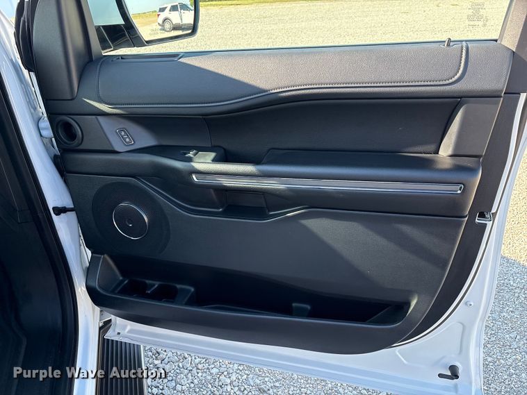 image for item EH4069 2019 Ford Expedition SUV