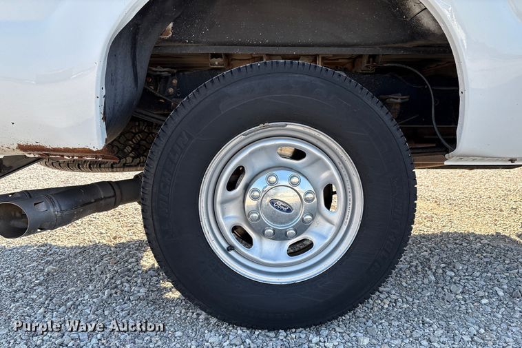 image for item EH4078 2015 Ford F250 Super Duty XL Crew Cab pickup truck