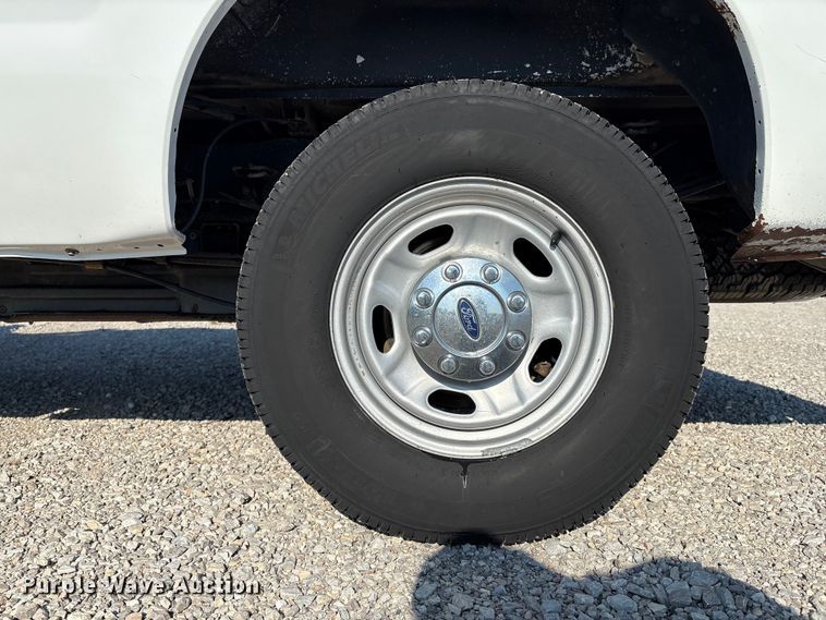 image for item EH4078 2015 Ford F250 Super Duty XL Crew Cab pickup truck