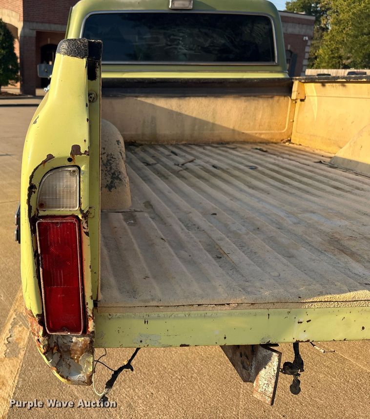 image for item EH7526 1971 Chevrolet C10 pickup truck