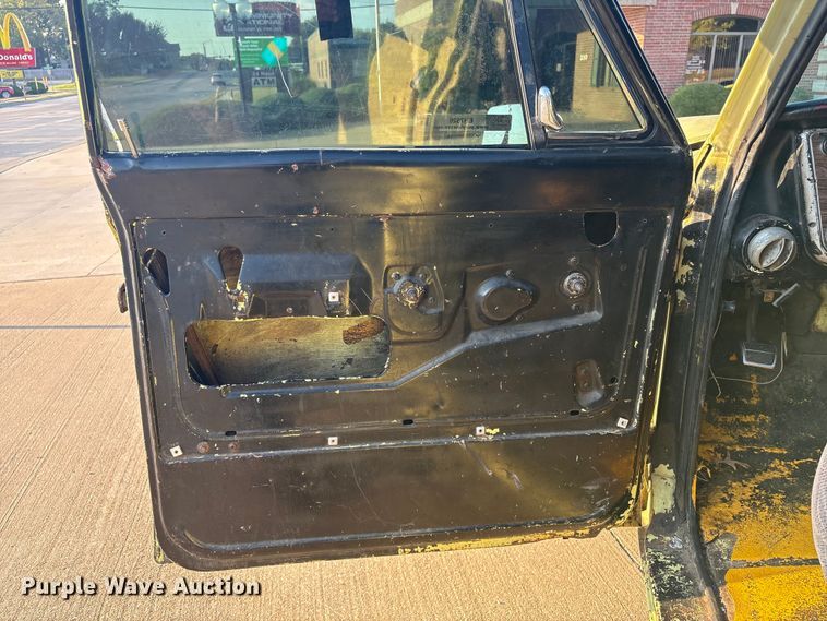 image for item EH7526 1971 Chevrolet C10 pickup truck