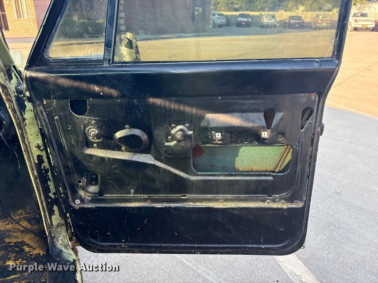 image for item EH7526 1971 Chevrolet C10 pickup truck