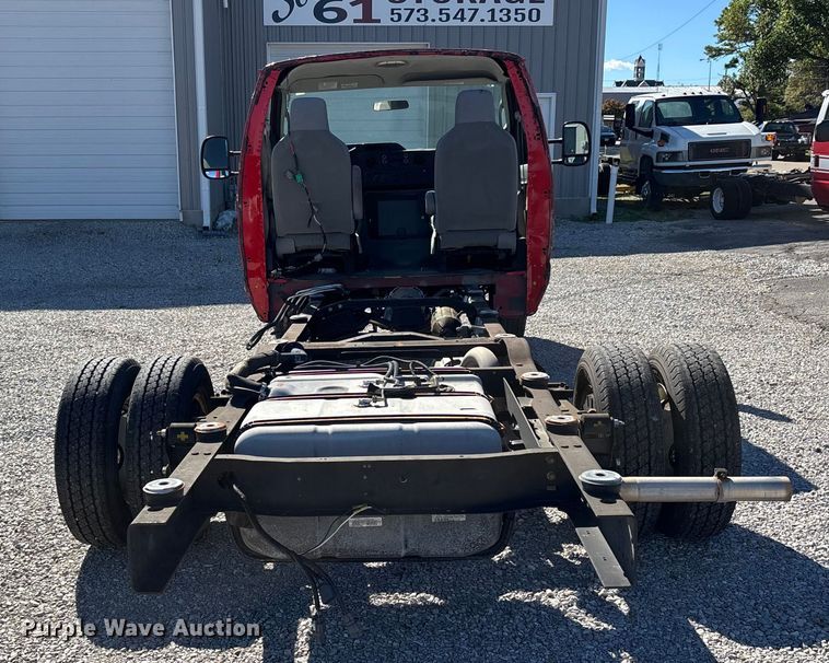 image for item EJ7679 2018 Ford E450 Super Duty van cab and chassis