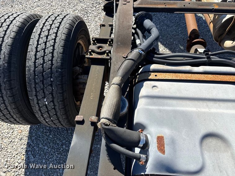 image for item EJ7679 2018 Ford E450 Super Duty van cab and chassis