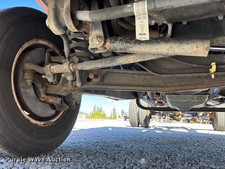 image for item EJ7679 2018 Ford E450 Super Duty van cab and chassis