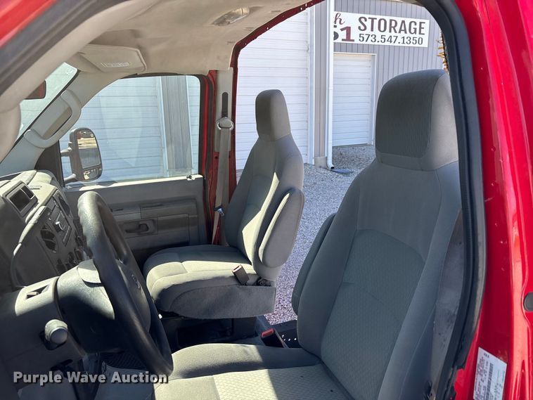 image for item EJ7679 2018 Ford E450 Super Duty van cab and chassis