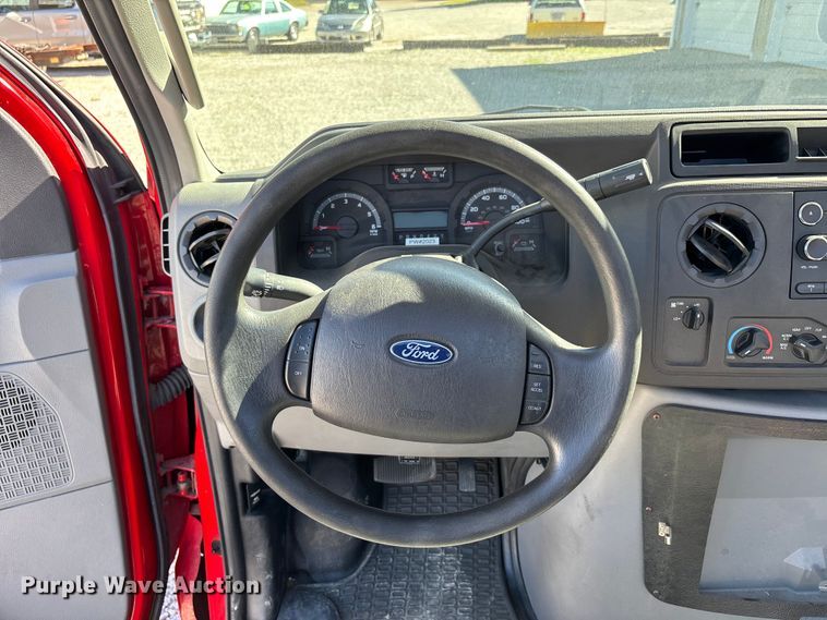 image for item EJ7679 2018 Ford E450 Super Duty van cab and chassis