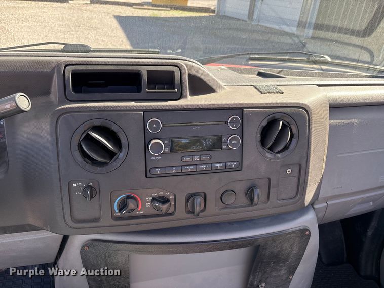 image for item EJ7679 2018 Ford E450 Super Duty van cab and chassis