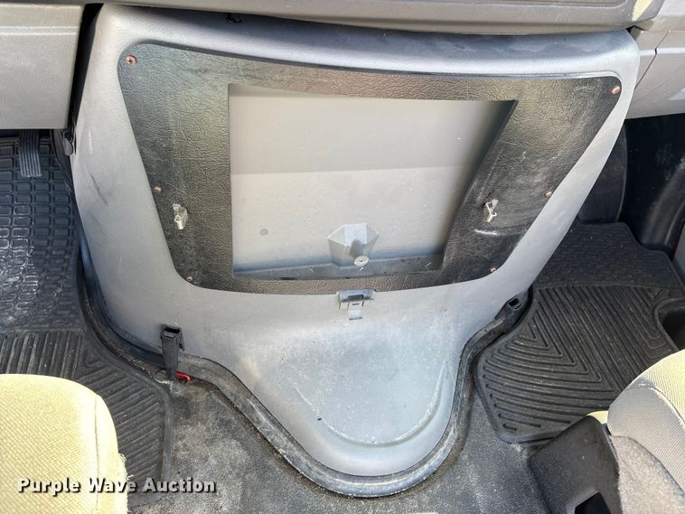 image for item EJ7679 2018 Ford E450 Super Duty van cab and chassis