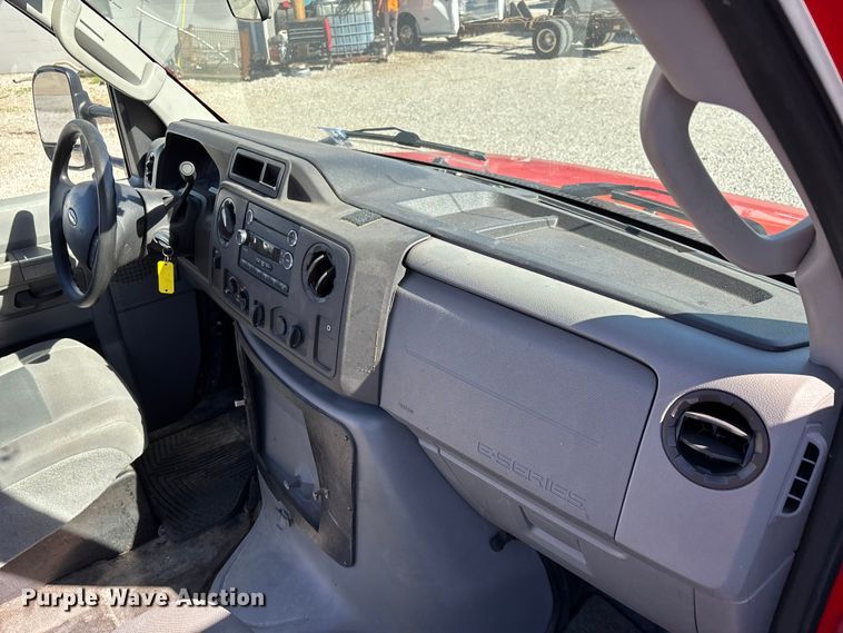 image for item EJ7679 2018 Ford E450 Super Duty van cab and chassis