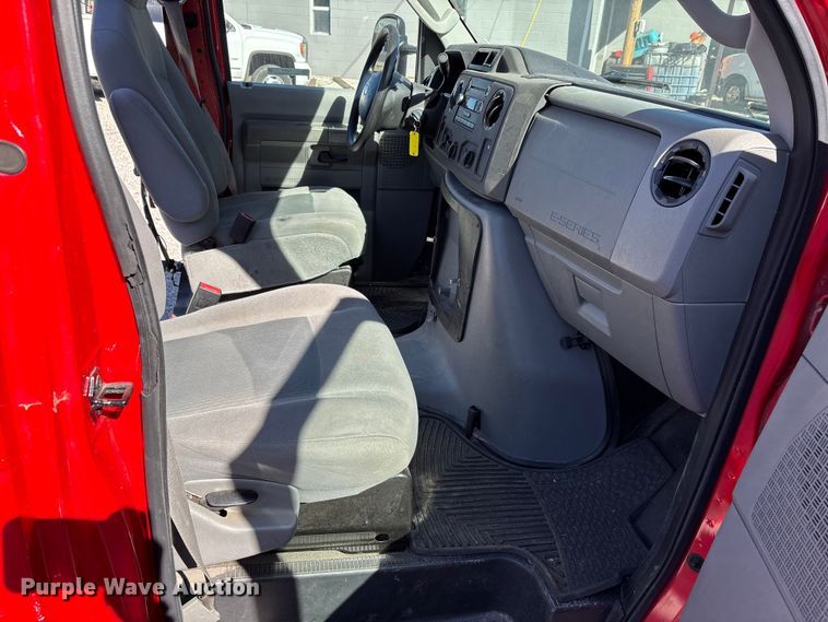 image for item EJ7679 2018 Ford E450 Super Duty van cab and chassis