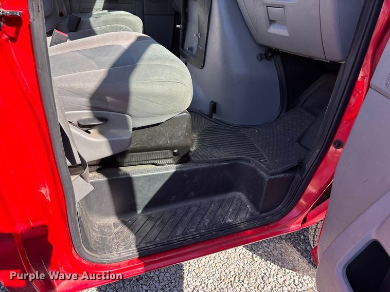 image for item EJ7679 2018 Ford E450 Super Duty van cab and chassis