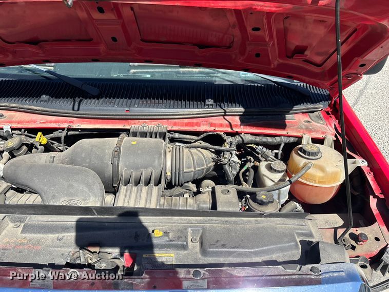 image for item EJ7679 2018 Ford E450 Super Duty van cab and chassis