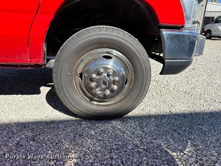 image for item EJ7679 2018 Ford E450 Super Duty van cab and chassis