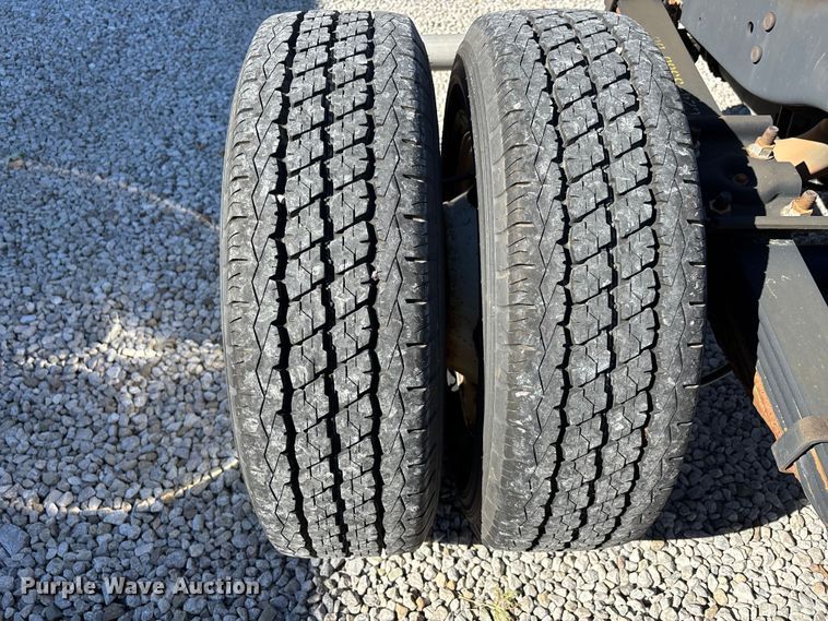 image for item EJ7679 2018 Ford E450 Super Duty van cab and chassis