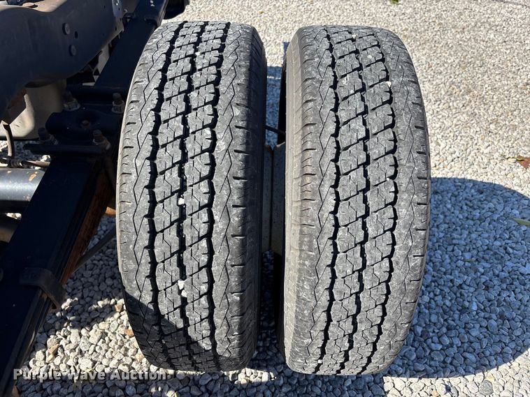 image for item EJ7679 2018 Ford E450 Super Duty van cab and chassis