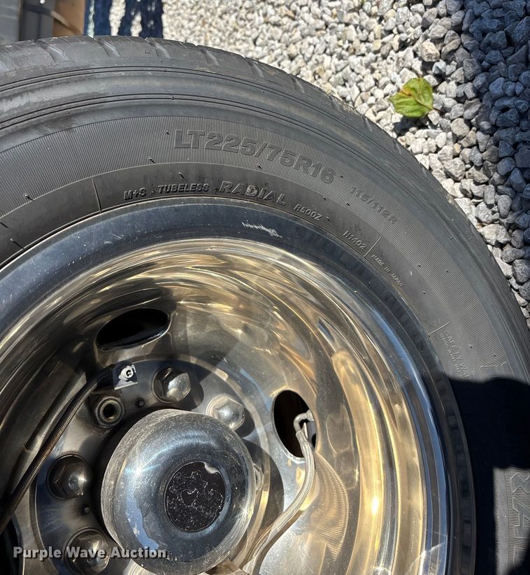 image for item EJ7679 2018 Ford E450 Super Duty van cab and chassis