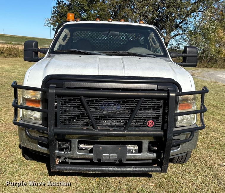image for item EJ7681 2008 Ford F350 Super Duty XL flatbed pickup truck