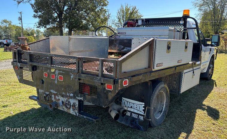 image for item EJ7681 2008 Ford F350 Super Duty XL flatbed pickup truck