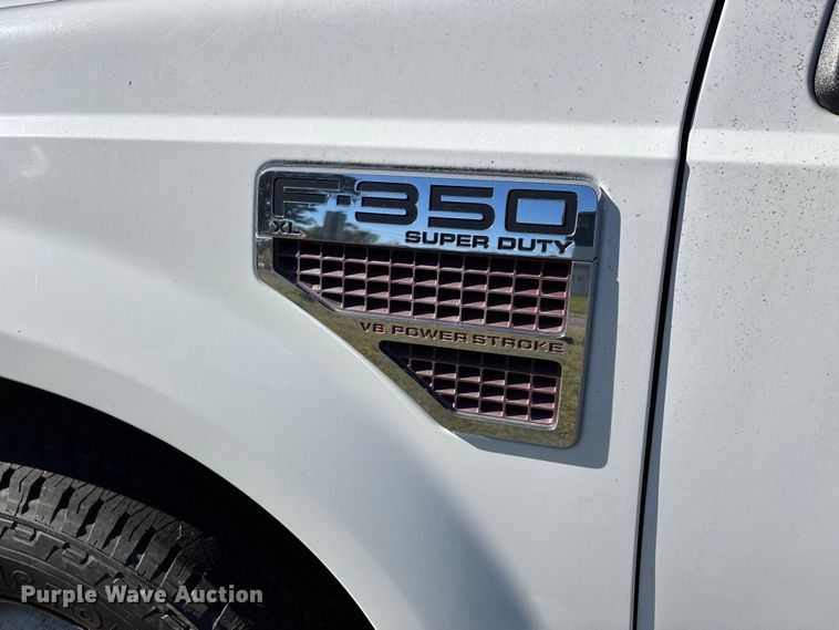 image for item EJ7681 2008 Ford F350 Super Duty XL flatbed pickup truck
